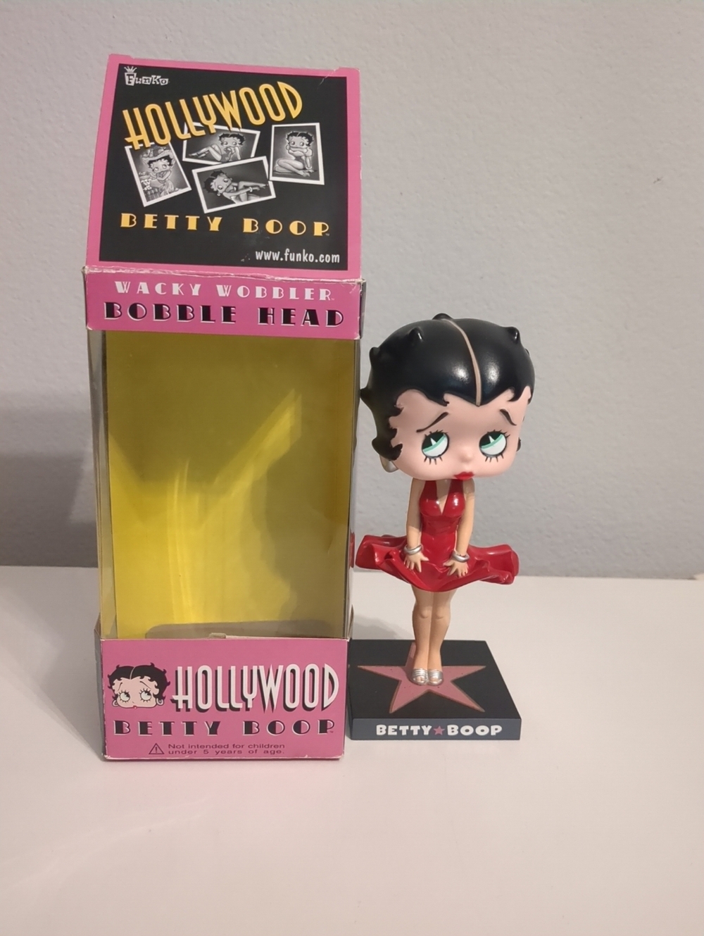 Betty Boop - Hollywood Wacky Wobbler Bobble Head - Funko - 2006